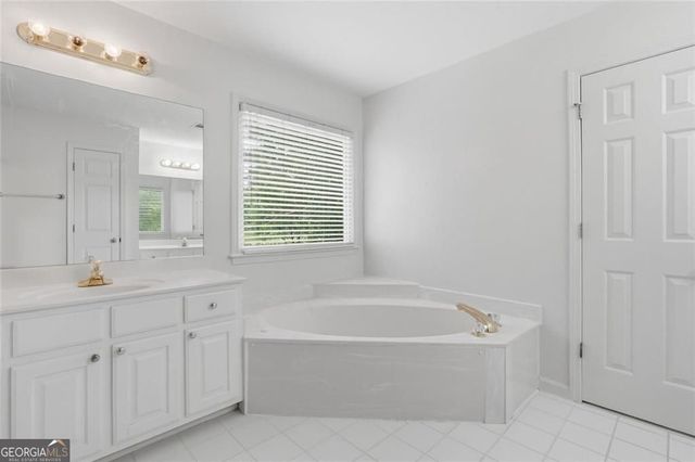 3235 Lake Russell Way, Buford, GA 30519