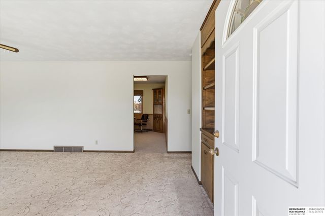 108 Meadow Lane, Gretna, NE 68028