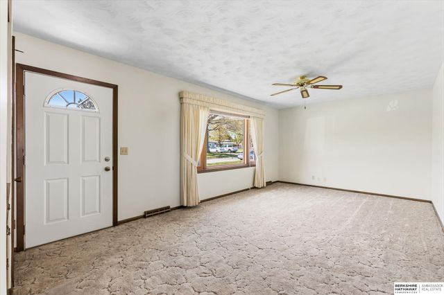 108 Meadow Lane, Gretna, NE 68028