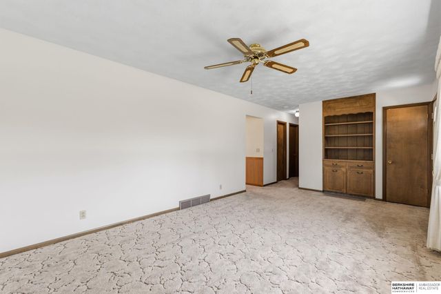 108 Meadow Lane, Gretna, NE 68028