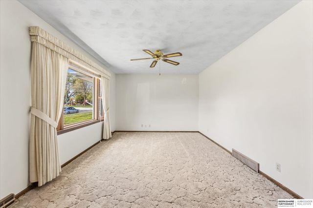 108 Meadow Lane, Gretna, NE 68028
