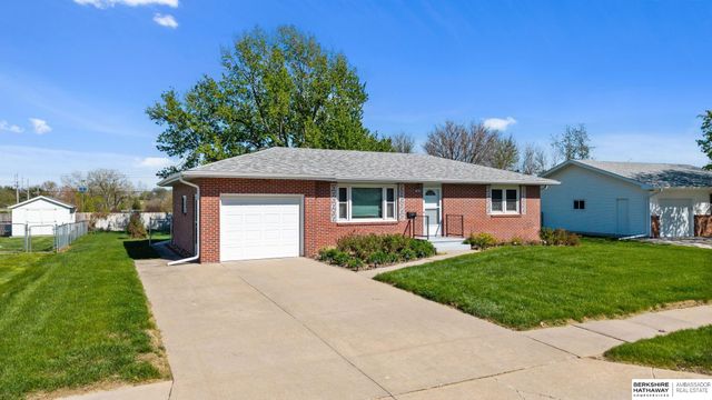108 Meadow Lane, Gretna, NE 68028