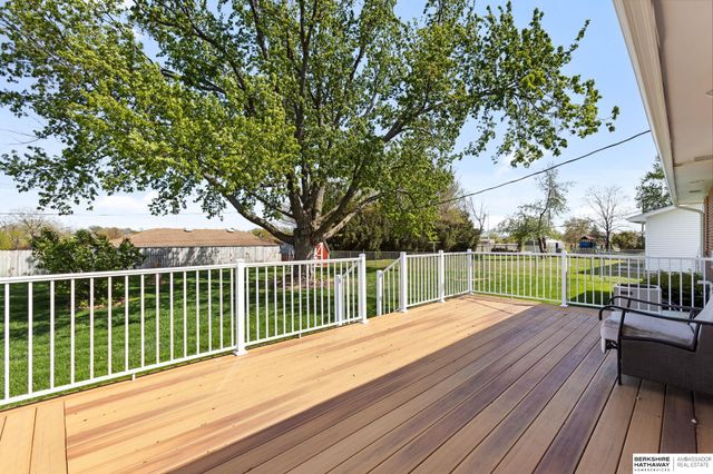 108 Meadow Lane, Gretna, NE 68028