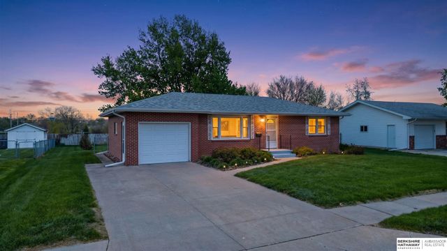 108 Meadow Lane, Gretna, NE 68028