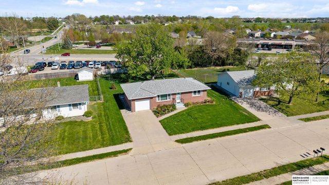 108 Meadow Lane, Gretna, NE 68028