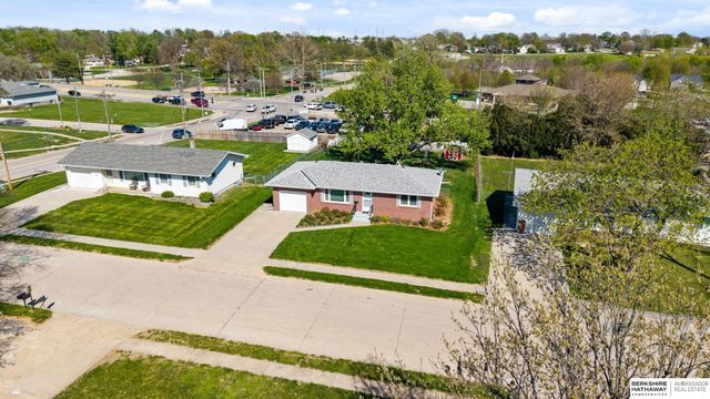 108 Meadow Lane, Gretna, NE 68028