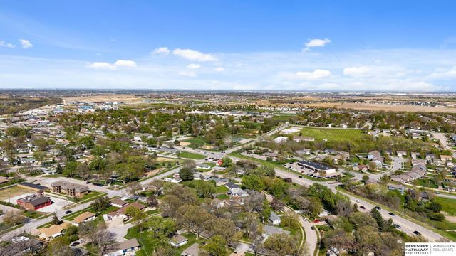 108 Meadow Lane, Gretna, NE 68028