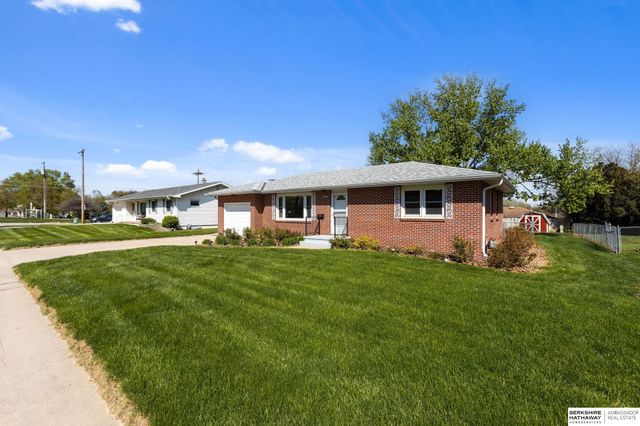108 Meadow Lane, Gretna, NE 68028