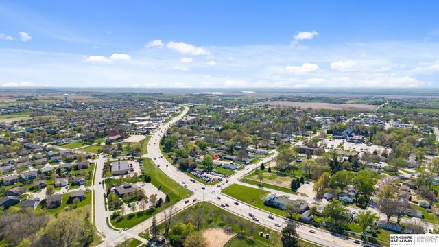 108 Meadow Lane, Gretna, NE 68028