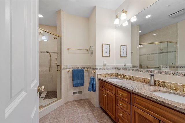 5 Vine Brook Way 5, Woburn, MA 01801
