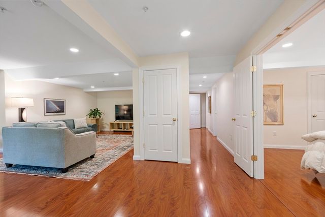 5 Vine Brook Way 5, Woburn, MA 01801