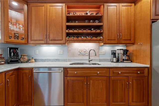 5 Vine Brook Way 5, Woburn, MA 01801