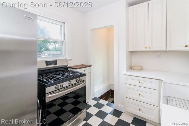 29019 Birchlawn Street, Garden City, MI 48135