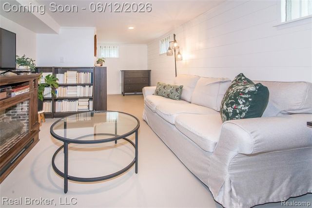29019 Birchlawn Street, Garden City, MI 48135
