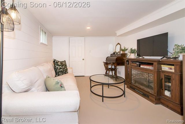 29019 Birchlawn Street, Garden City, MI 48135