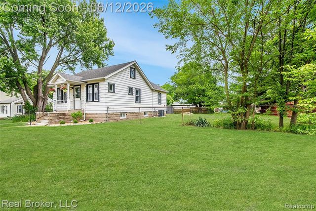 29019 Birchlawn Street, Garden City, MI 48135