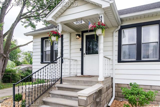 29019 Birchlawn Street, Garden City, MI 48135