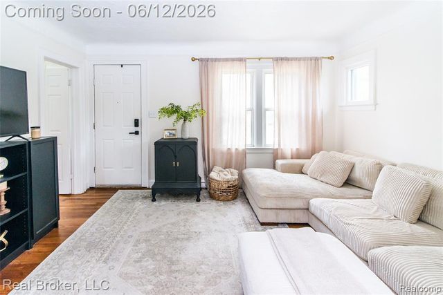 29019 Birchlawn Street, Garden City, MI 48135