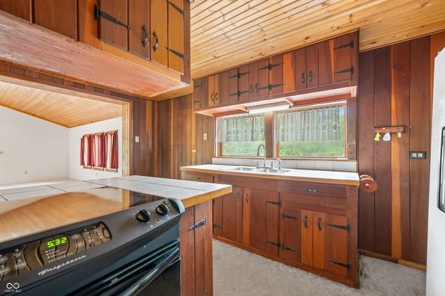 4837 Covered Bridge Road, Nashville, IN 47448