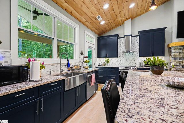 1241 Hayes Road, Columbus, NC 28722