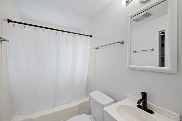 738 S E St, Pensacola, FL 32502