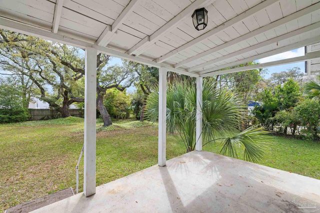 738 S E St, Pensacola, FL 32502