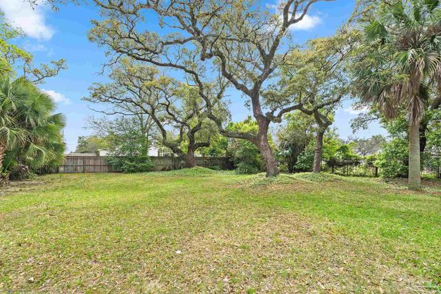738 S E St, Pensacola, FL 32502