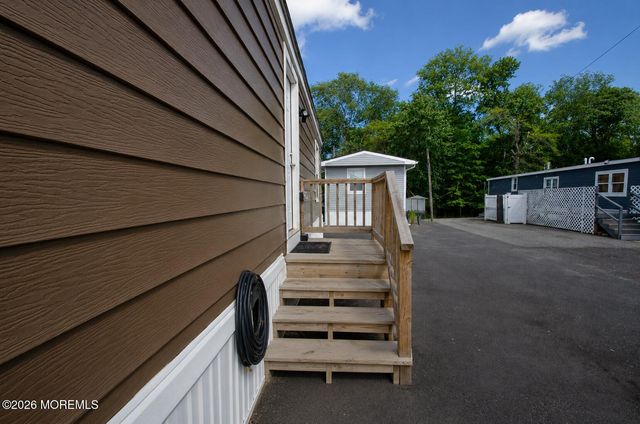 10 Misty Lane, Jackson, NJ 08527