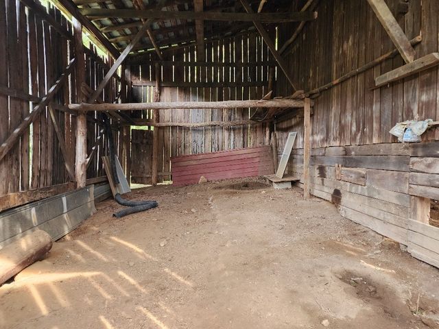 644 Webster Branch Ln, Whitleyville, TN 38588