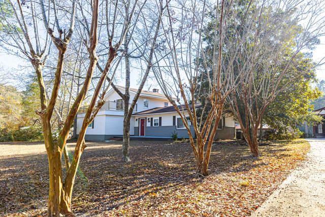 381 Fountain Lake Drive, Eutawville, SC 29048