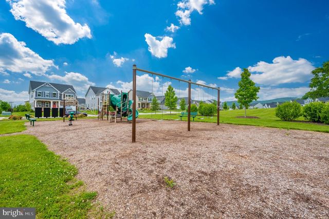 1124 FUTURITY ST, Frederick, MD 21702