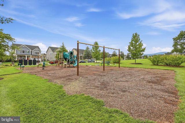 1124 FUTURITY ST, Frederick, MD 21702