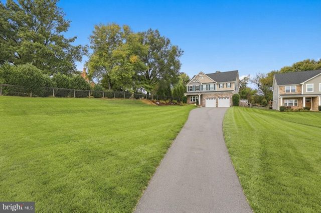 1124 FUTURITY ST, Frederick, MD 21702