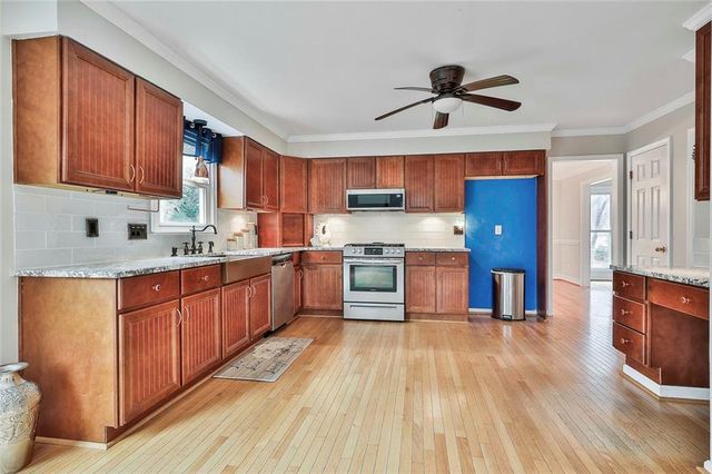 230 Wyngate Circle, Fayetteville, GA 30215