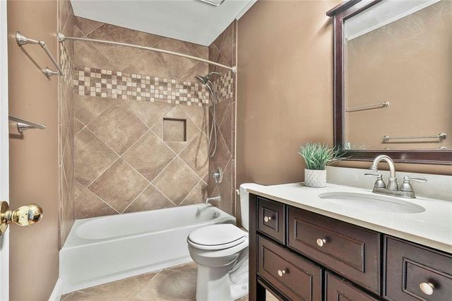 230 Wyngate Circle, Fayetteville, GA 30215