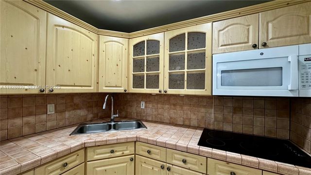 7825 NE Bayshore Ct 504, Miami, FL 33138