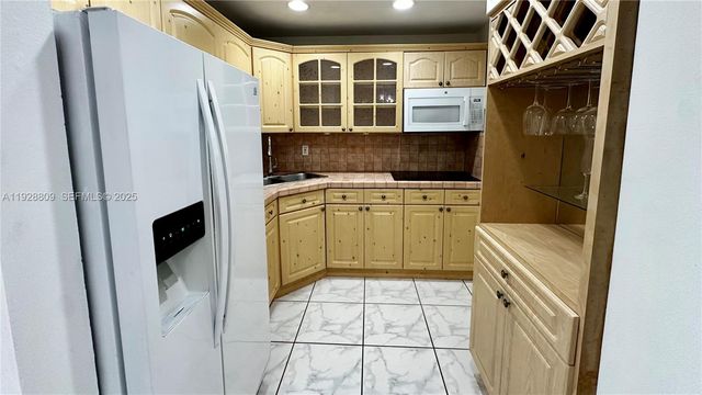 7825 NE Bayshore Ct 504, Miami, FL 33138