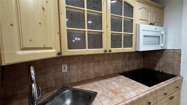 7825 NE Bayshore Ct 504, Miami, FL 33138