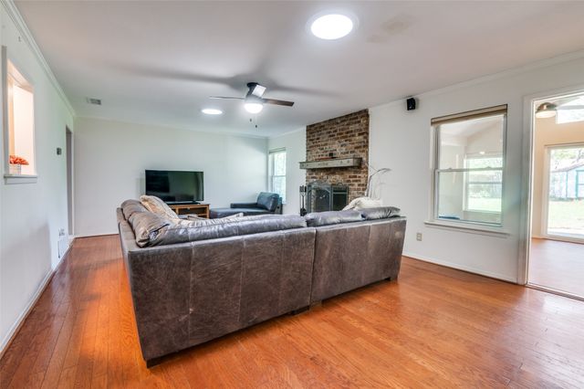 615 N Ector Drive, Euless, TX 76039