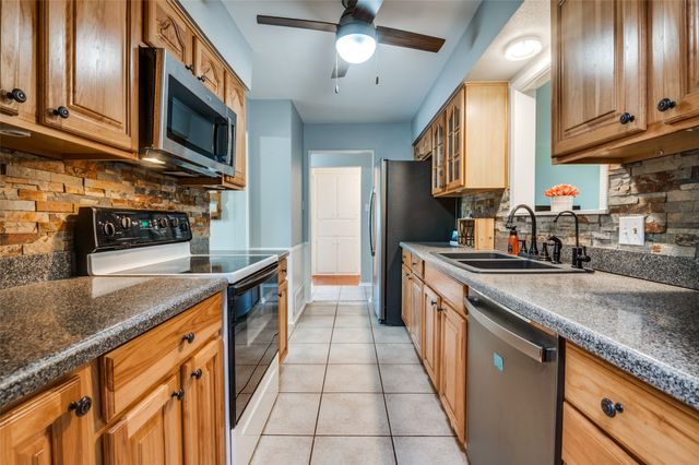615 N Ector Drive, Euless, TX 76039