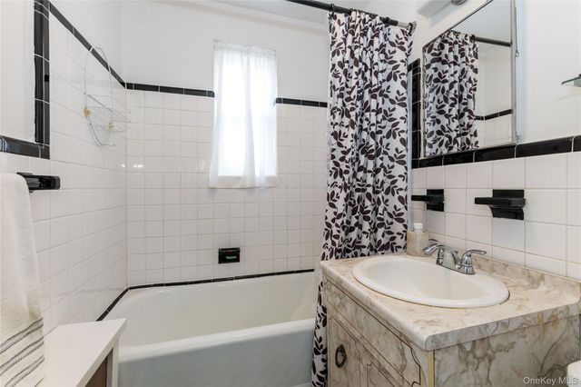 61-09 77th Street, Middle Village, NY 11379
