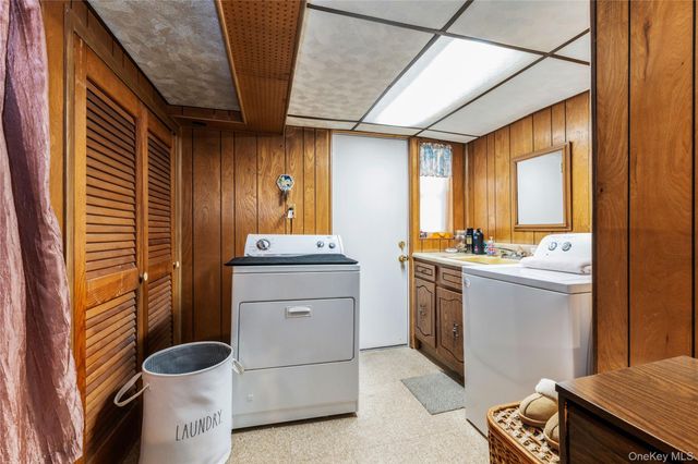 61-09 77th Street, Middle Village, NY 11379