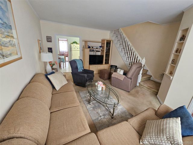61-09 77th Street, Middle Village, NY 11379