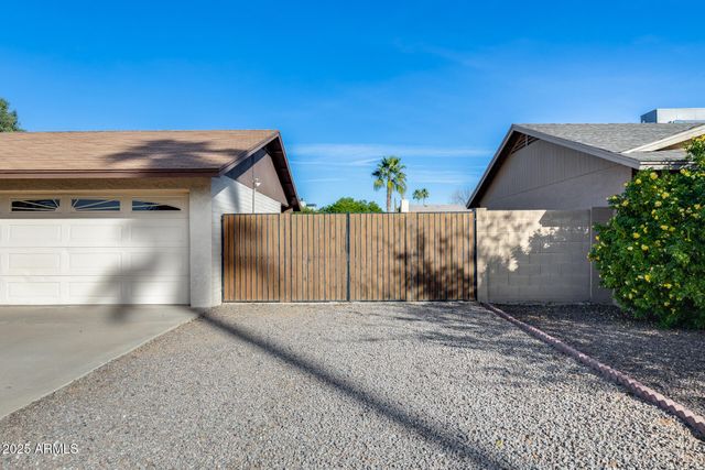 4442 E KELTON Lane, Phoenix, AZ 85032