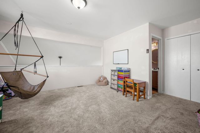 9149 Waymond Avenue, Highland, IN 46322