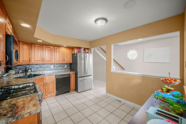 9149 Waymond Avenue, Highland, IN 46322