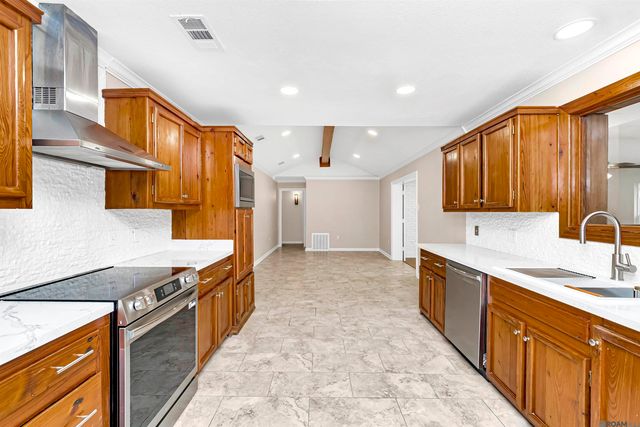 6555 Landmor Dr, Greenwell Springs, LA 70739