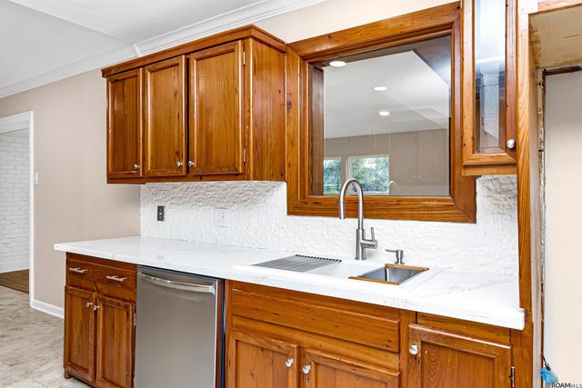 6555 Landmor Dr, Greenwell Springs, LA 70739