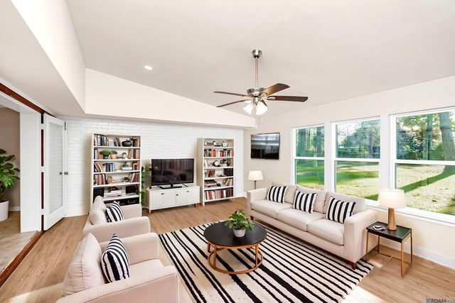 6555 Landmor Dr, Greenwell Springs, LA 70739