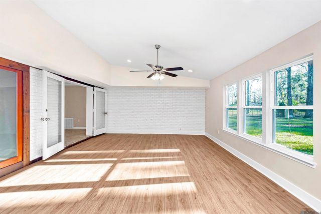 6555 Landmor Dr, Greenwell Springs, LA 70739